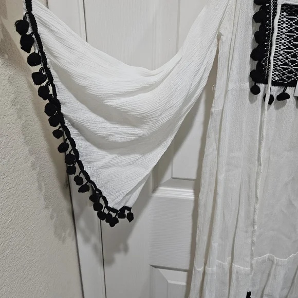 ⚡ 2 for $5 - Forever 21 Black and White Boho Dress - Picture 4 of 7